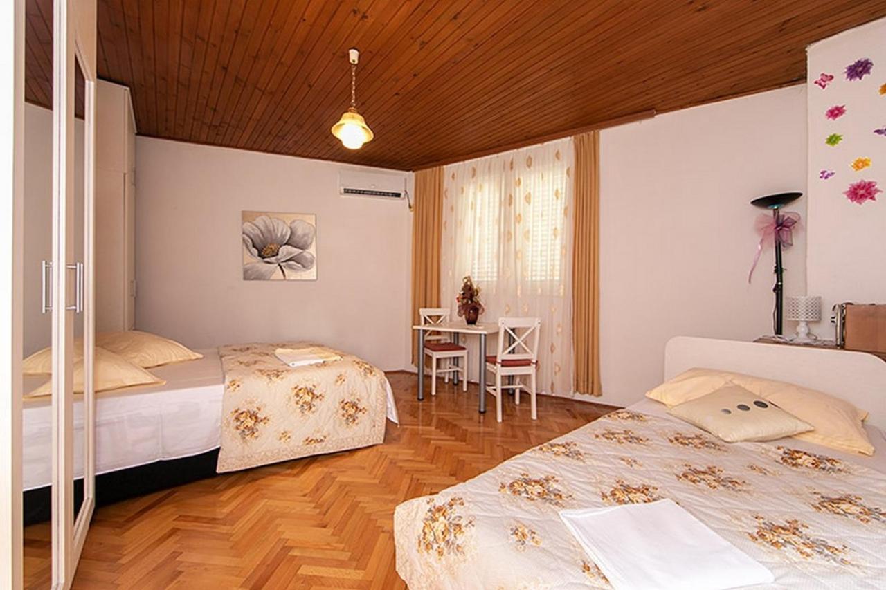 Apartment Tucepi 6695A Buitenkant foto