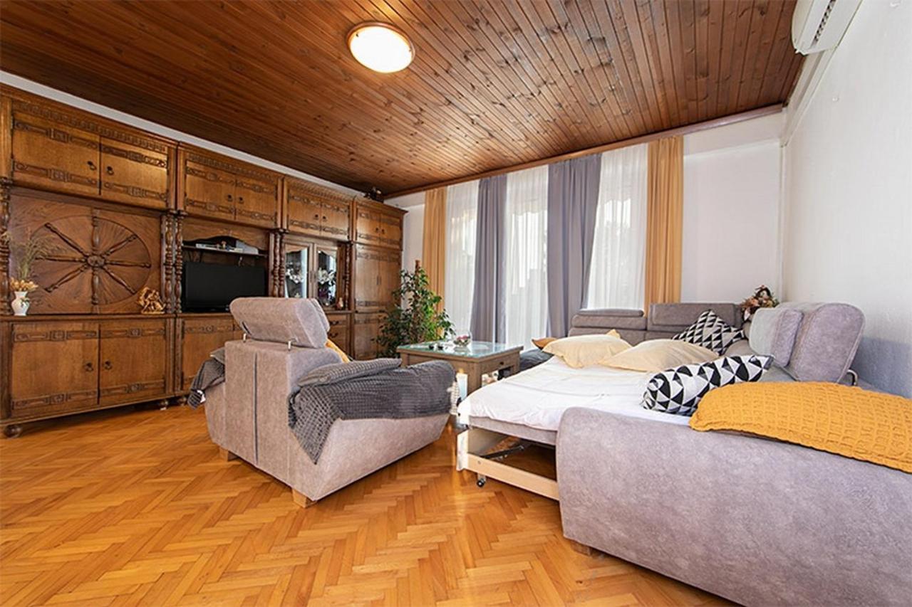 Apartment Tucepi 6695A Buitenkant foto